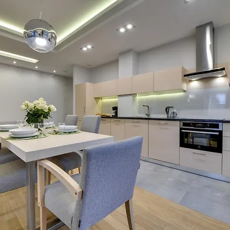 Flatinfo Old Town Prime Location Apartment *