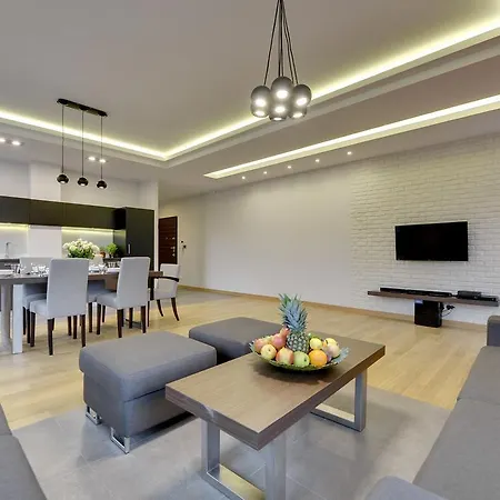 Flatinfo Old Town Prime Location Apartment